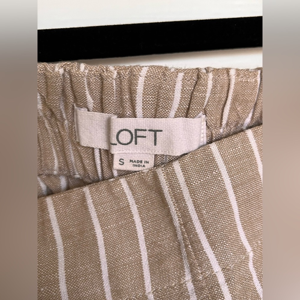 LOFT Pleated Linen-blend Shorts - Picture 7 of 8